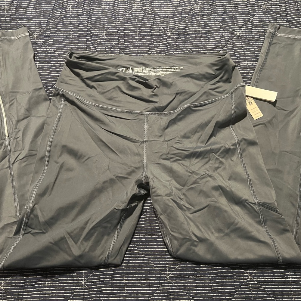 NWT Victorias Secret Workout Leggings Size M